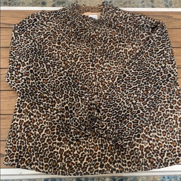 J. Crew Tops - EUC Jcrew Leopard smocked shirt
